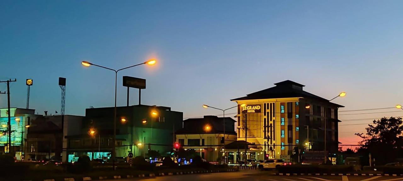 J.P.Grand Hotel Trat Exterior photo