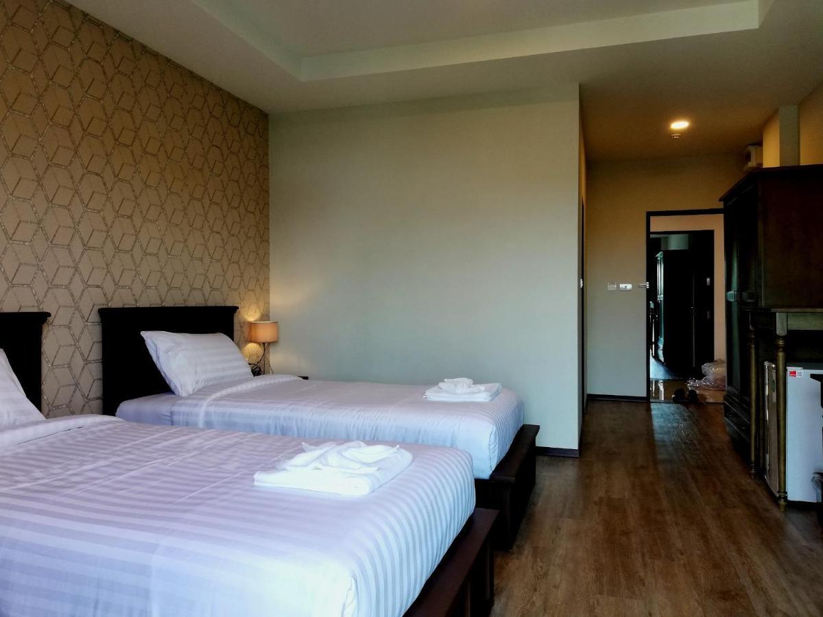 J.P.Grand Hotel Trat Exterior photo