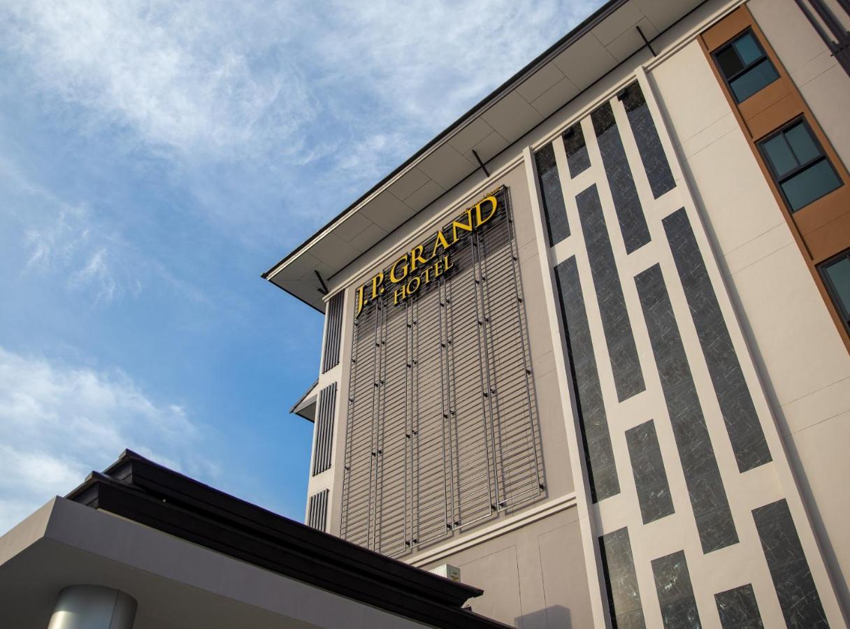 J.P.Grand Hotel Trat Exterior photo