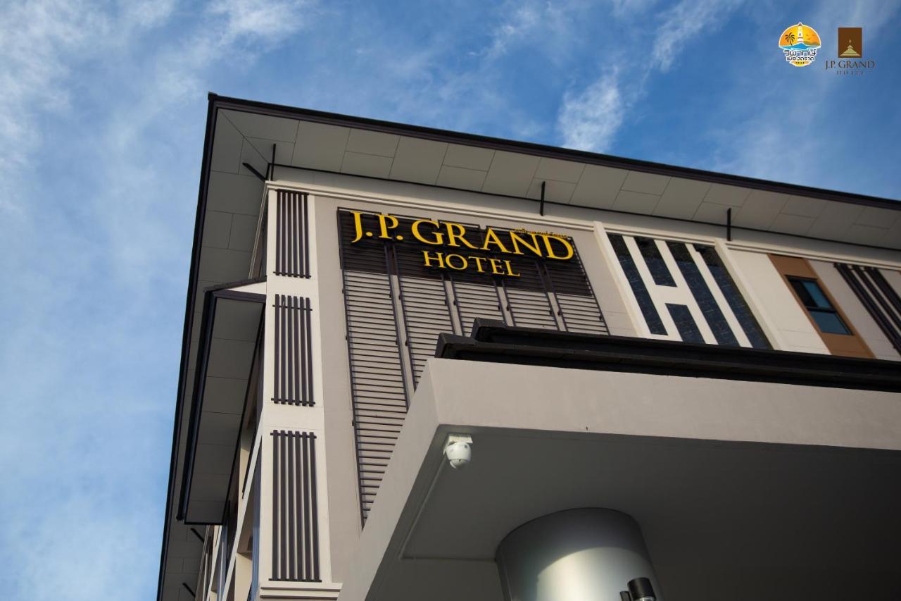 J.P.Grand Hotel Trat Exterior photo